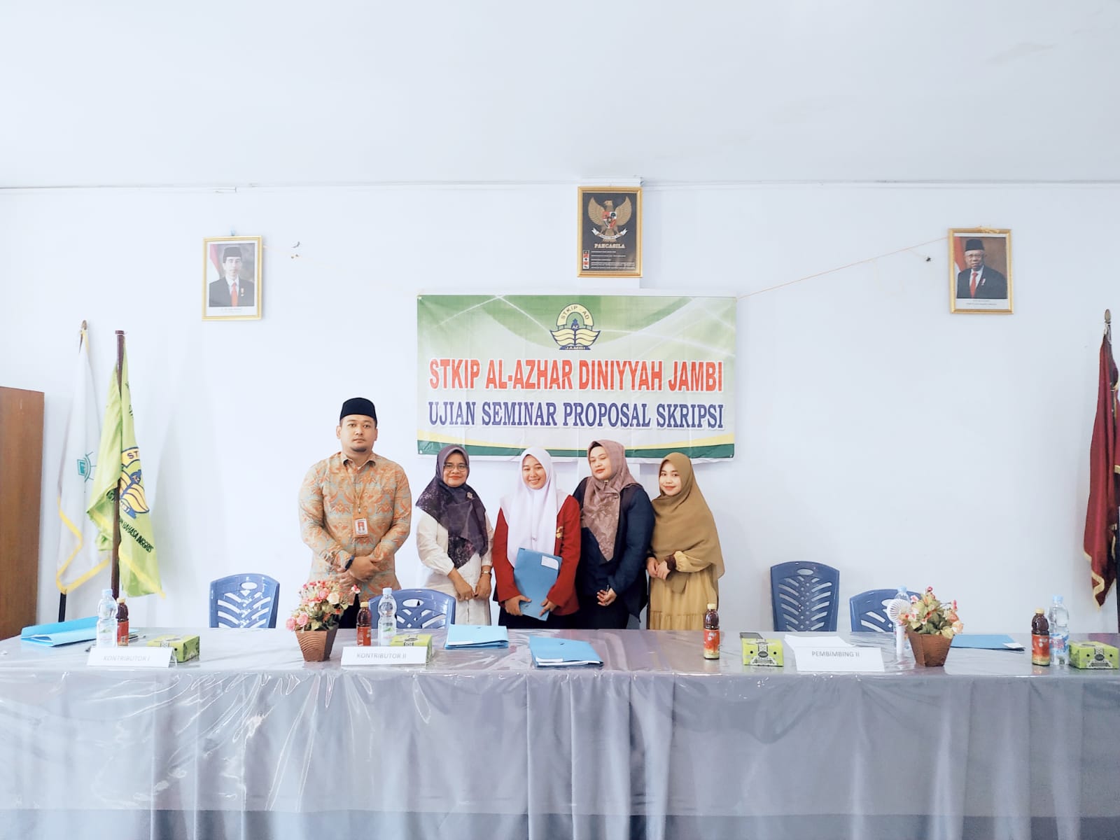 Ketua STKIP AD H Abdul Muhaimin, B.Sy.E, ME menguji seminar proposal 