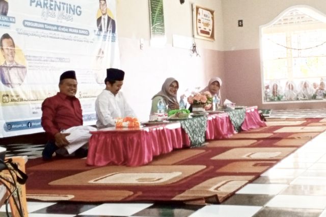 Sukses! Diniyyah Al-Azhar Bungo Gelar Seminar Parenting, Mempersiapkan Kuliah Ananda di Luar Negeri