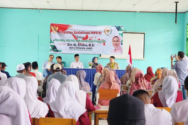 Elviana Tekankan Pentingnya Pancasila dan Konstitusi dalam Sosialisasi Empat Pilar MPR RI di SMAN 6 Kerinci