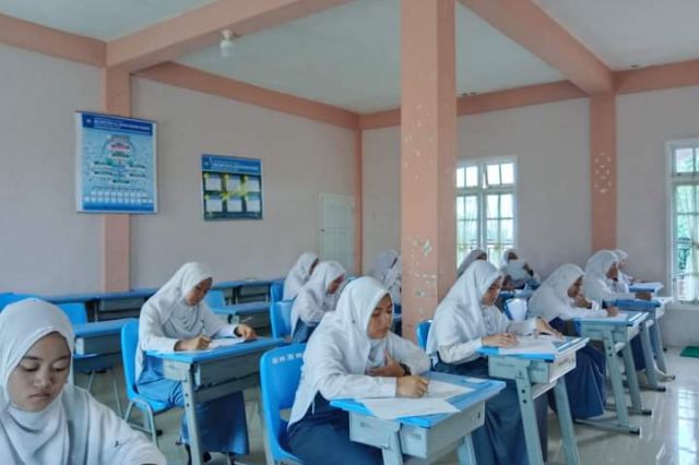 Teng! 56 Santri Kelas XII MA Diniyyah Al-Azhar Ikuti Ujian Azhari, Sunandar: Tiket Gratis Menuju Universitas Al Azhar Mesir