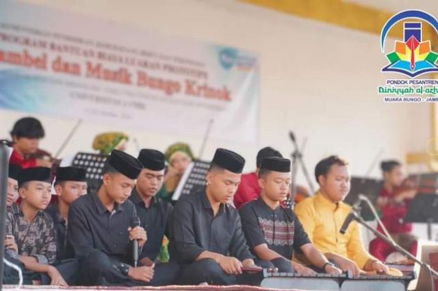 Pagelaran Ansambel dan Musik Bungo Krinok: Kolaborasi Mahasiswa UNJA dan Santri DIAZ Bungo