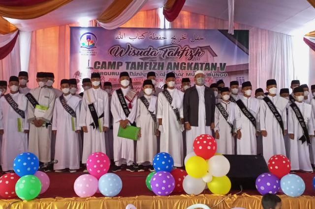 Diniyyah Al-Azhar Gelar Wisuda Akbar Tahfizh Al-Qur'an ke-V, Berikut Nama-nama Santri yang di Wisuda