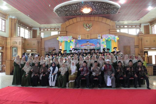 Meriah! TK Islam & SD IT Diniyyah Al Azhar Tebo Gelar Wisuda Akbar 2022, Yuk Simak di Sini Acaranya