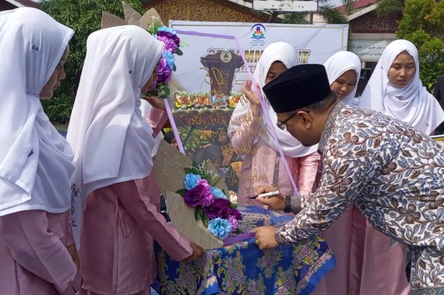 Diniyyah Al-Azhar Bungo Gelar Acara 3D Commitment, Ini Pesan Penting Direktur Pendidikan