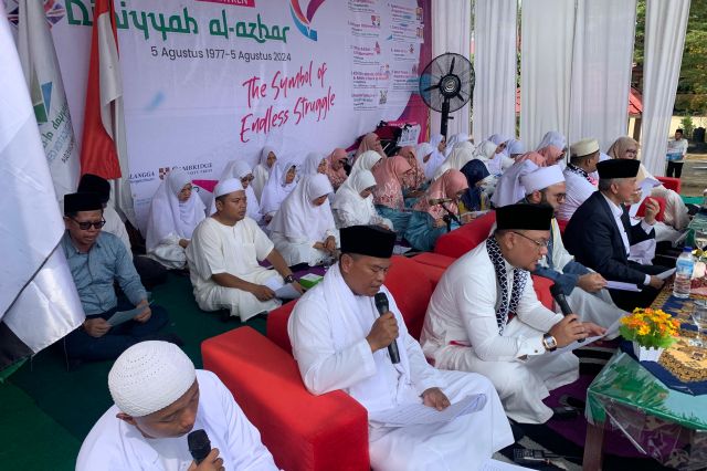 Syaikh Muhammad Mustafa Isi Tausyiah di Tabligh Akbar, Milad ke-47 Diniyyah Al-Azhar