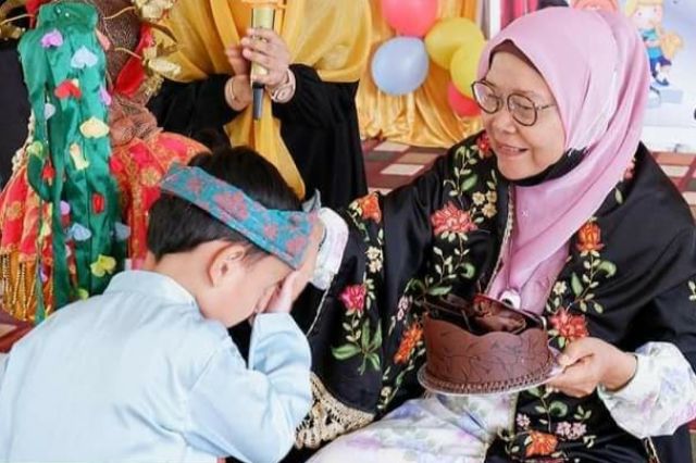 Hari Ibu, Sosok Umi Hj Rosmaini MS, Perempuan dan Ibu Tangguh Penuh Inspiratif