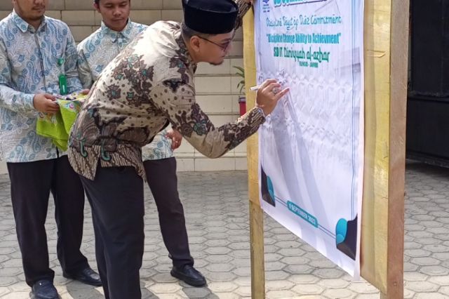 SD IT dan SMP IT Diniyyah Al-Azhar Bungo Gelar Acara 3D Commitment