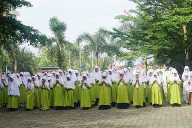 394 Siswa SD IT Diniyyah Al-Azhar Jambi Antusias Ikuti Arabic and English Camp